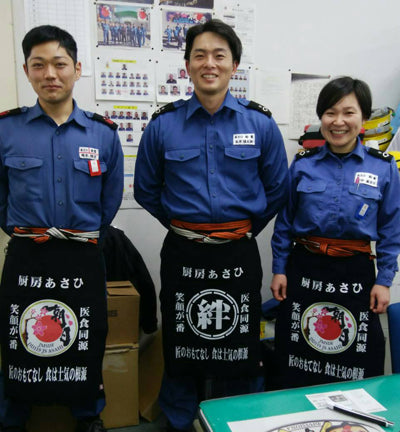 船の中の厨房で